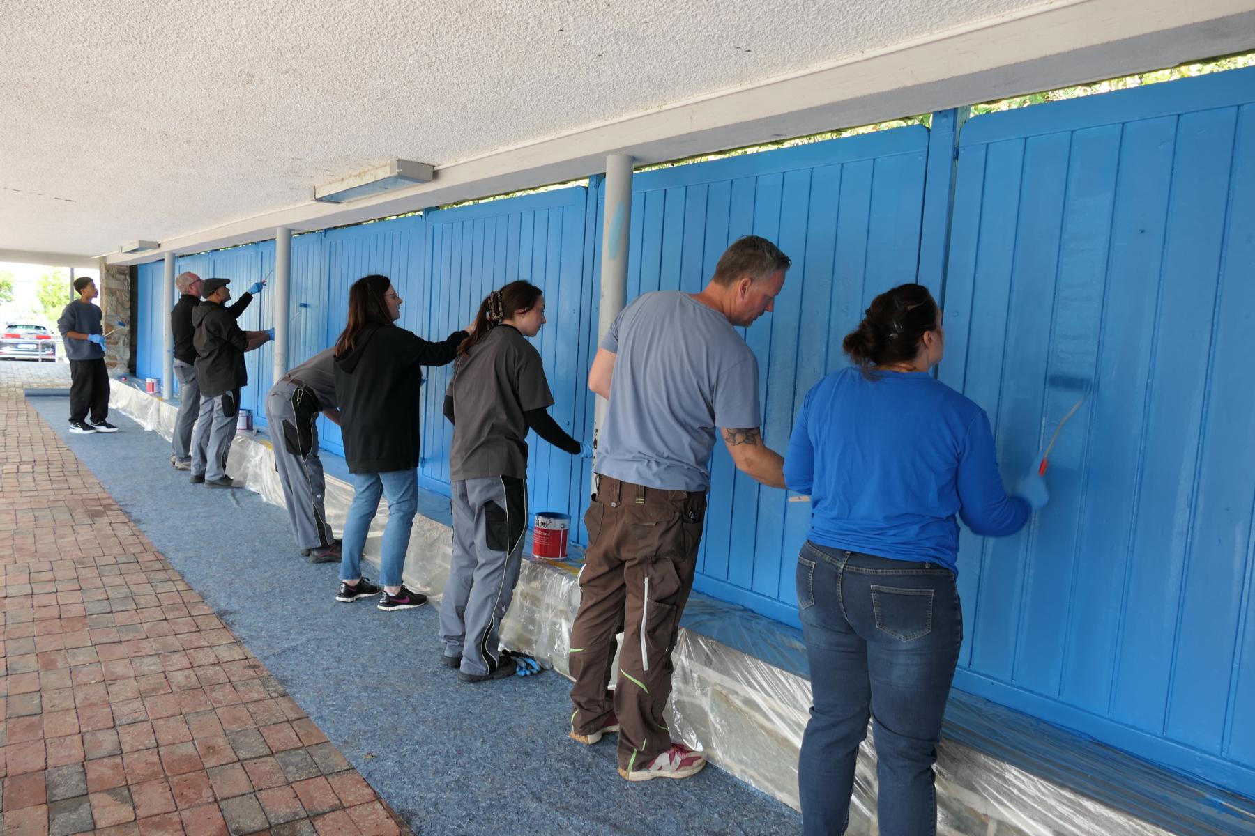 Social Day 2026 Die Mitarbeiterinnen und Mitarbeiter beim Steichen den Schulwand