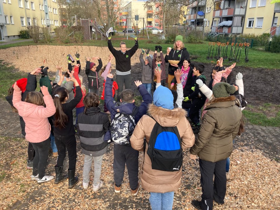 Alle freuen sich am Ende der Arbeit