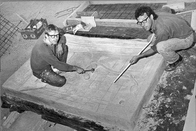 Das BIld zeigt die Künstlergruppe Wendemaler Martin Kirchberger und Uwe Wenzel