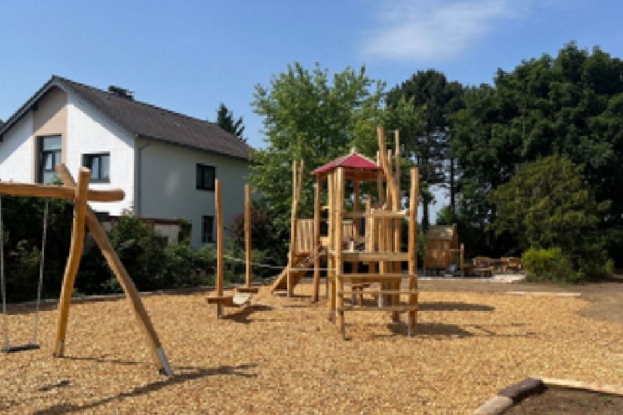 Neuer Spielplatz an der Höngenstraße