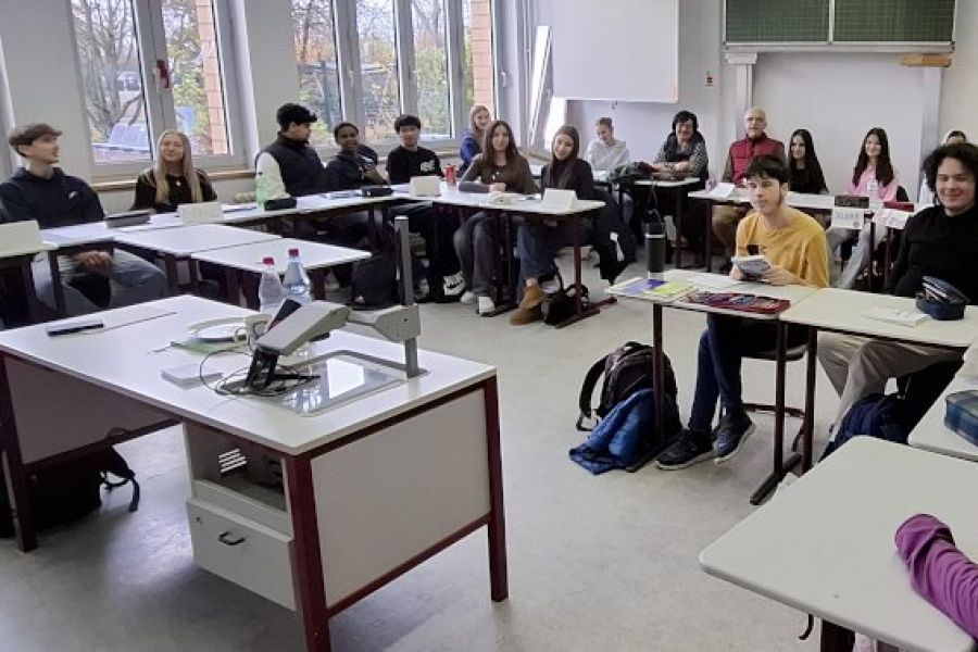 Schüler dun Schülerinnen der Klasse 10 lf2 der Immanuel-Kant-Schule